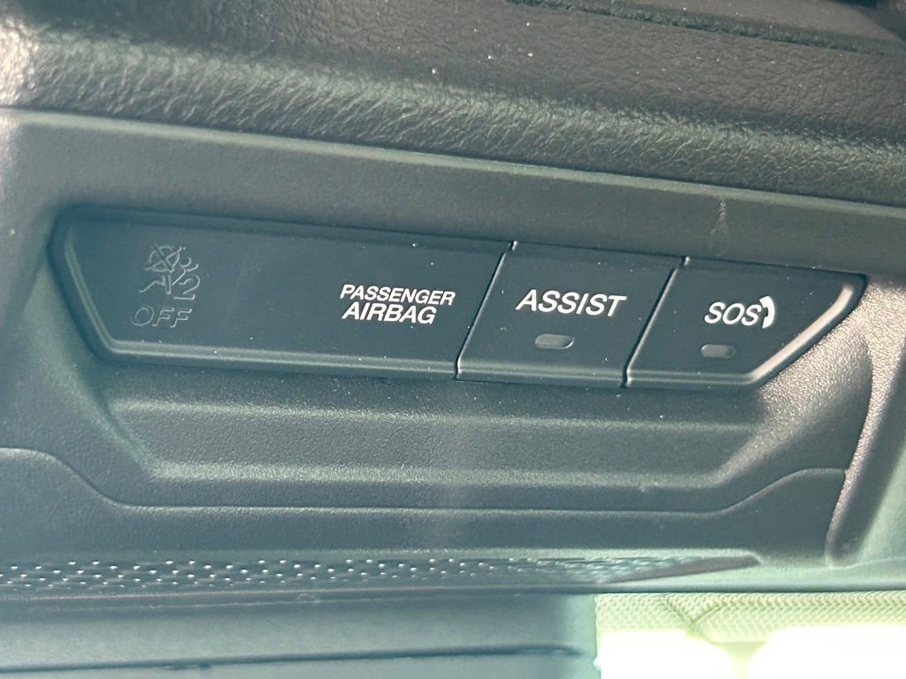 Used 2025 Jeep Gladiator Mojave w/ Safety Group AWD/4WD image 44