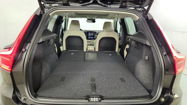 New 2026 Volvo XC40 B5 Plus w/ Protection Package Premier AWD/4WD image 41
