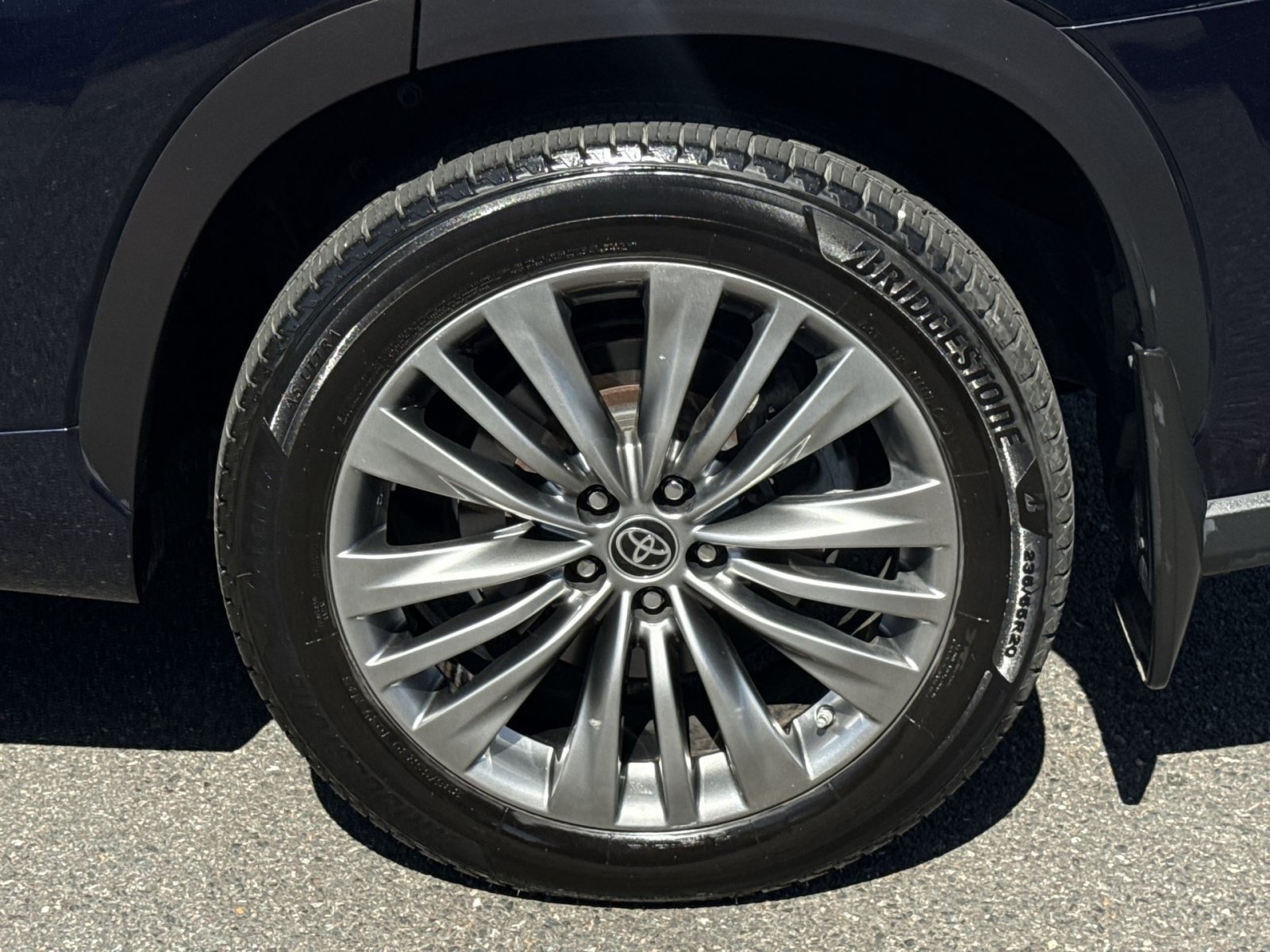 Used 2020 Toyota Highlander Platinum AWD/4WD image 12