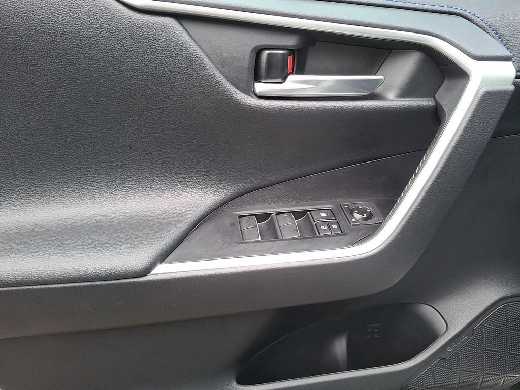 Used 2020 Toyota RAV4 XSE image 9