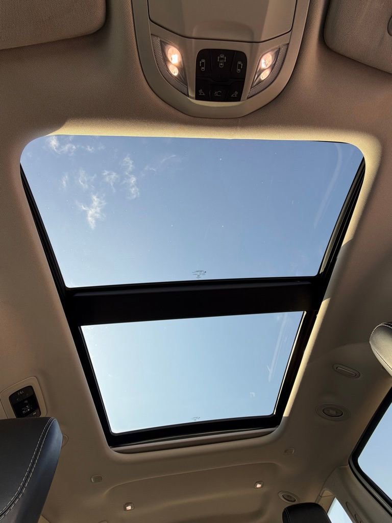 Used 2023 Chrysler Pacifica Limited image 14