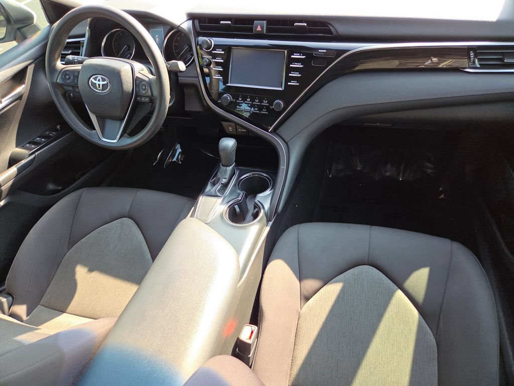 Used 2018 Toyota Camry LE FWD image 24