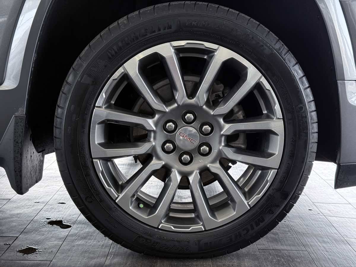 Used 2022 GMC Acadia Denali w/ Denali Ultimate Package FWD image 44