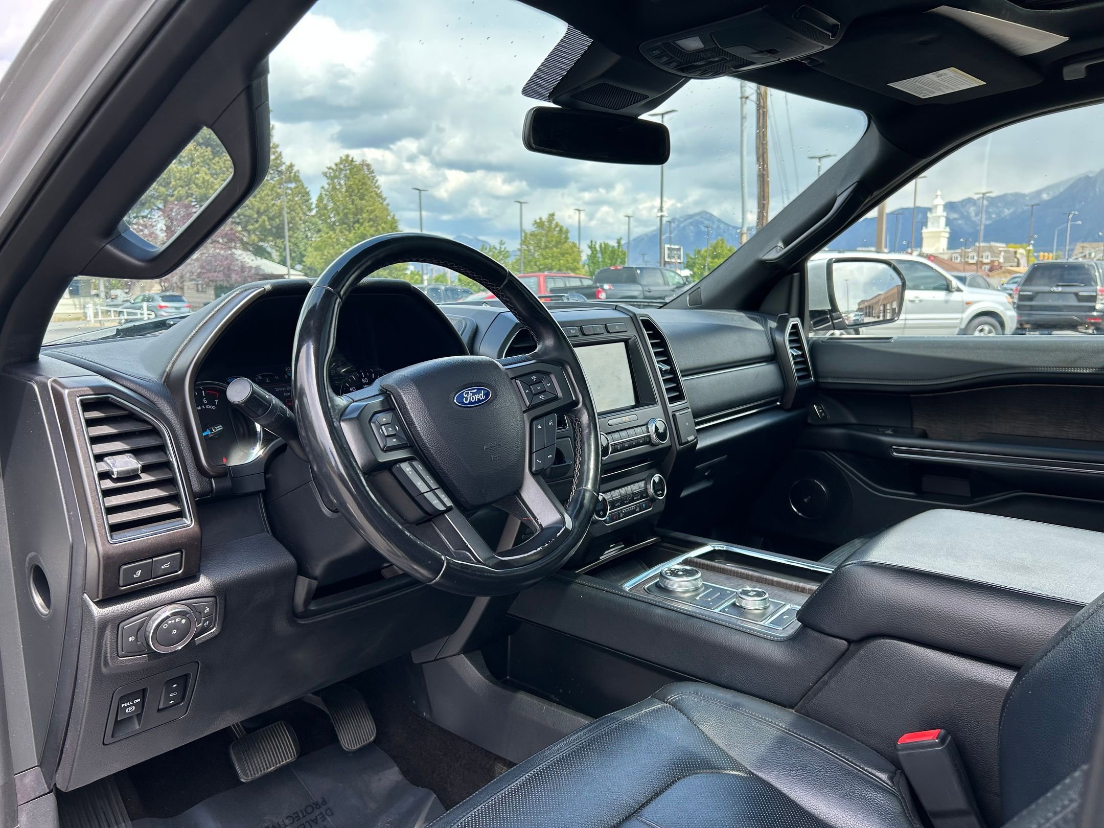 Used 2018 Ford Expedition Limited w/ Equipment Group 301A AWD/4WD image 11