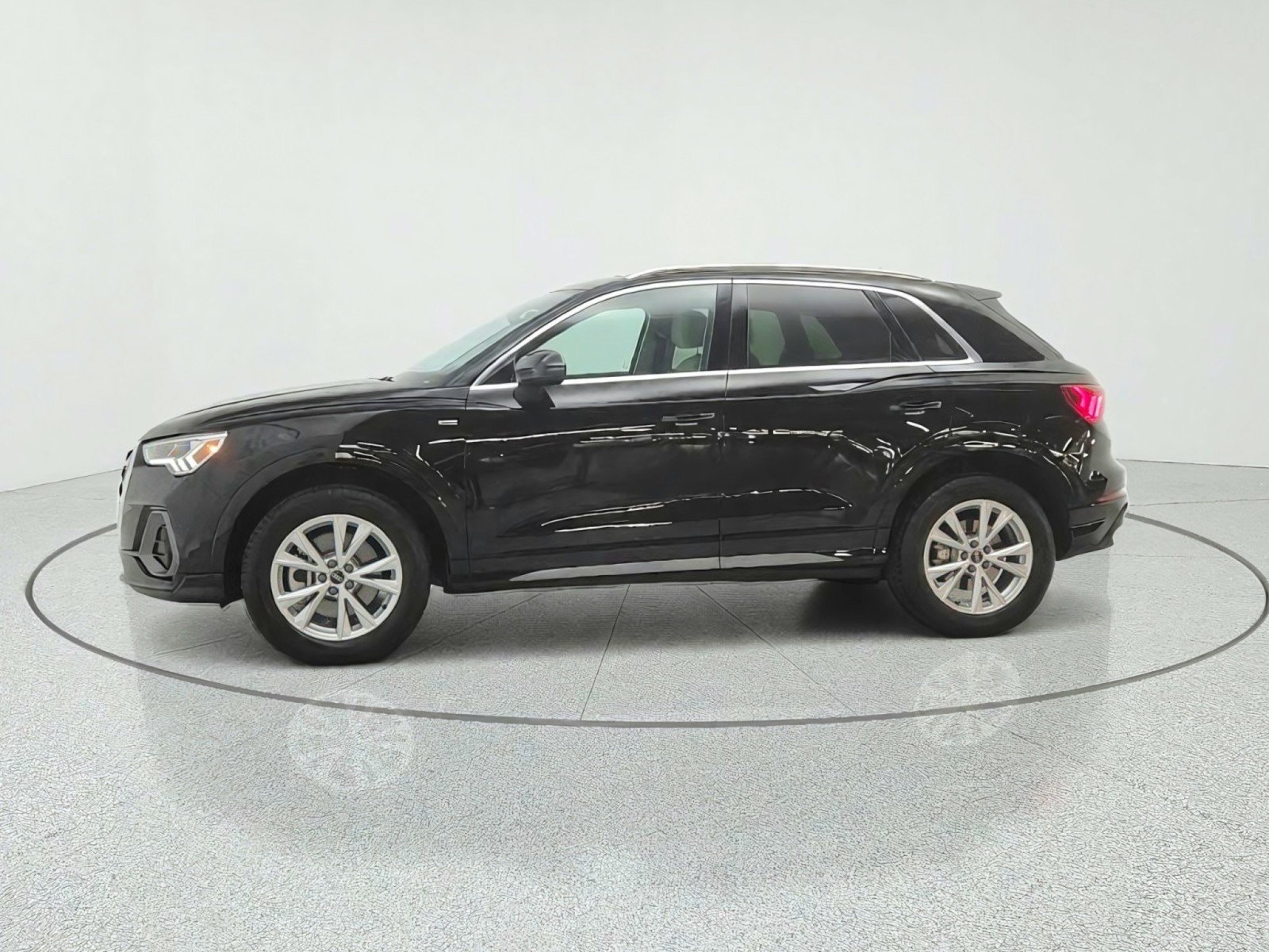 Used 2024 Audi Q3 2.0T Premium AWD/4WD image 8