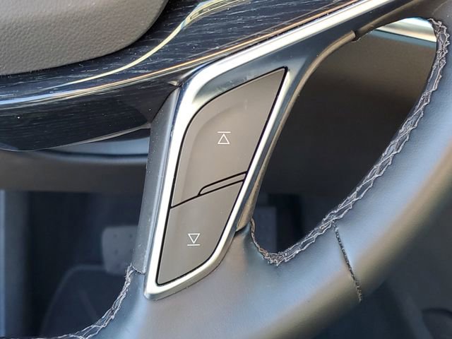 Used 2025 Cadillac XT5 Premium Luxury image 14