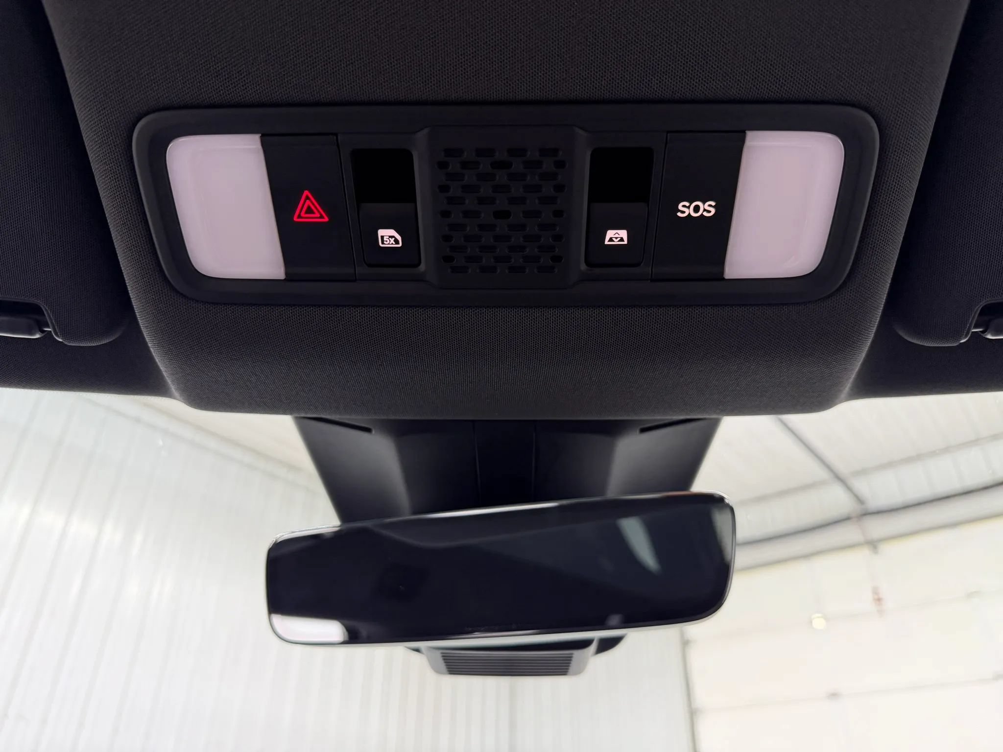 Used 2027 Rivian R2 Performance AWD/4WD image 29
