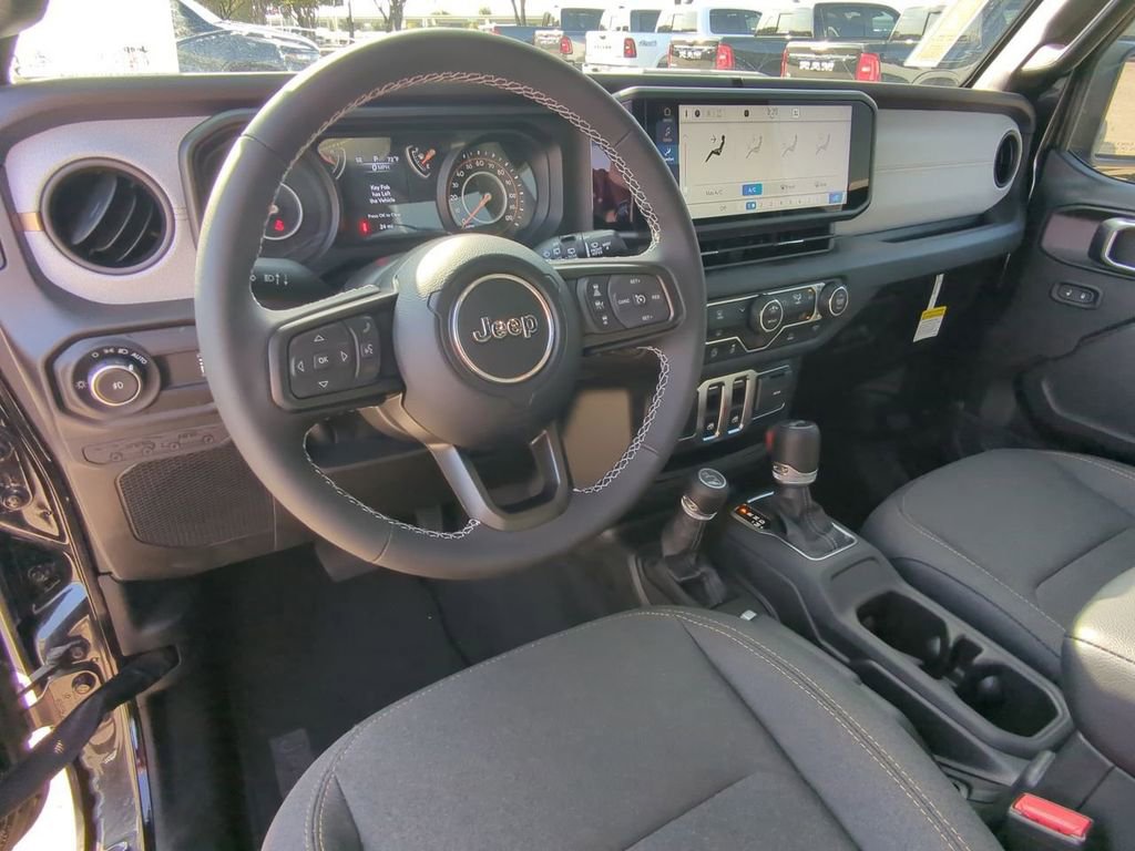 Used 2025 Jeep Wrangler Sport image 27