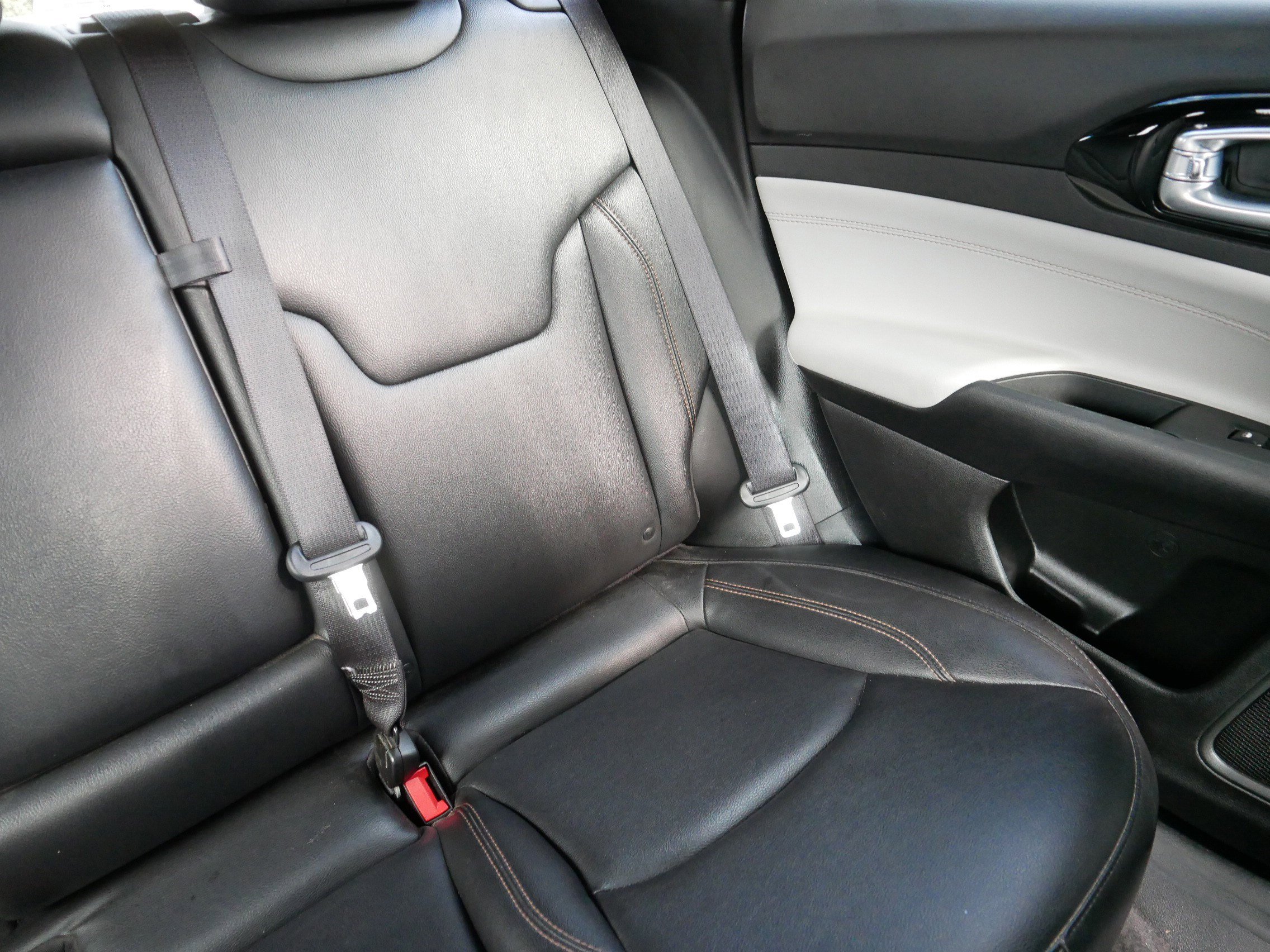 Used 2024 Jeep Compass Limited image 14