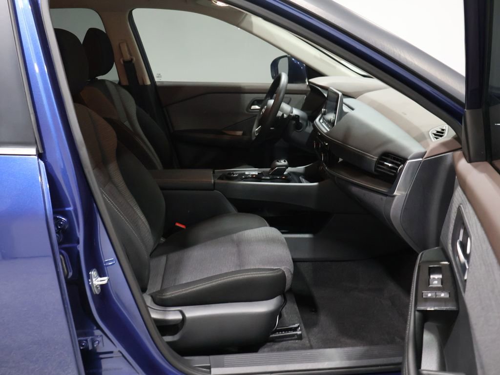 Used 2022 Nissan Rogue SV image 22