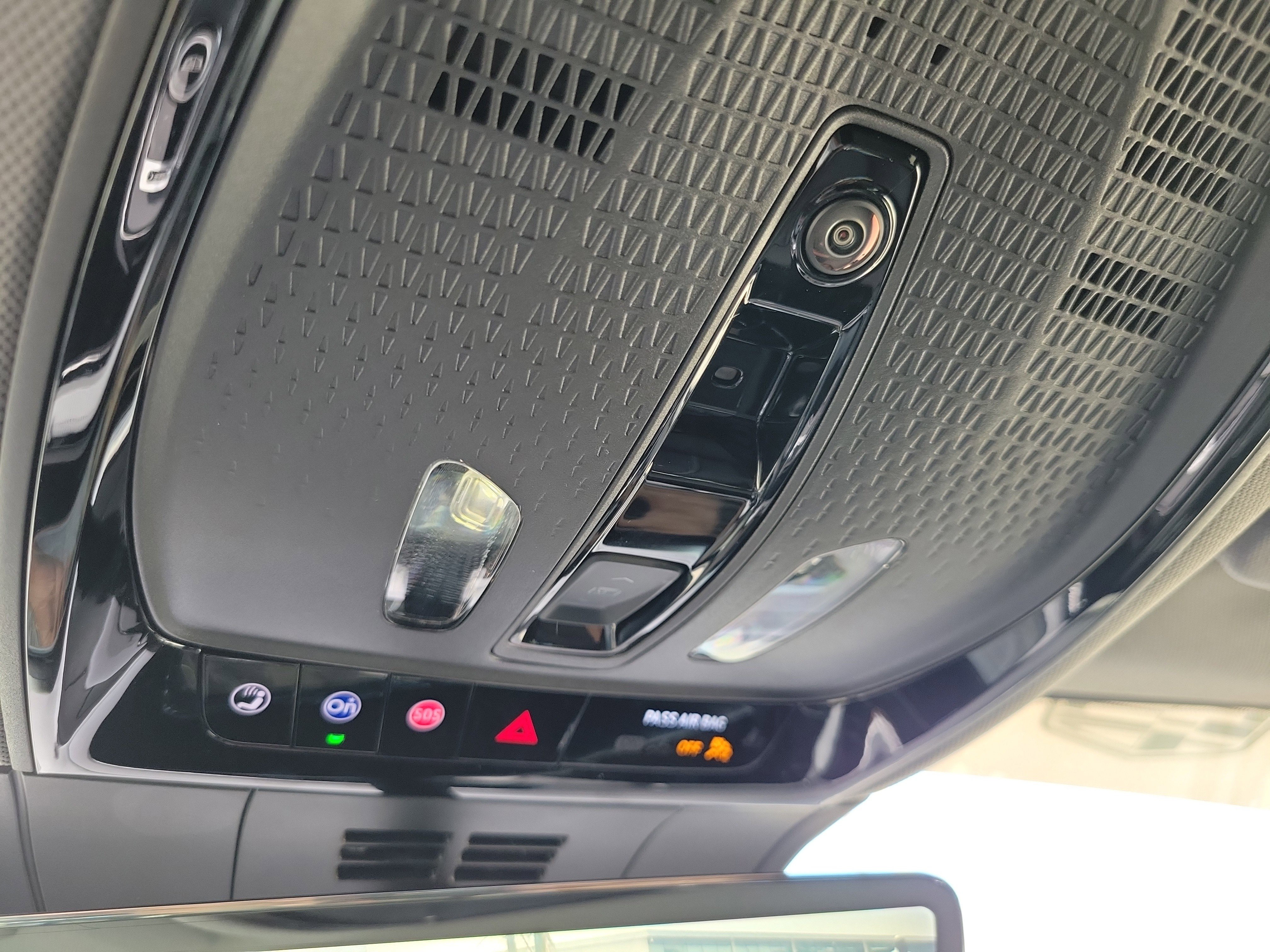 Certified 2025 Cadillac Optiq Sport 2 w/ LPO, Floor Liner Package image 19