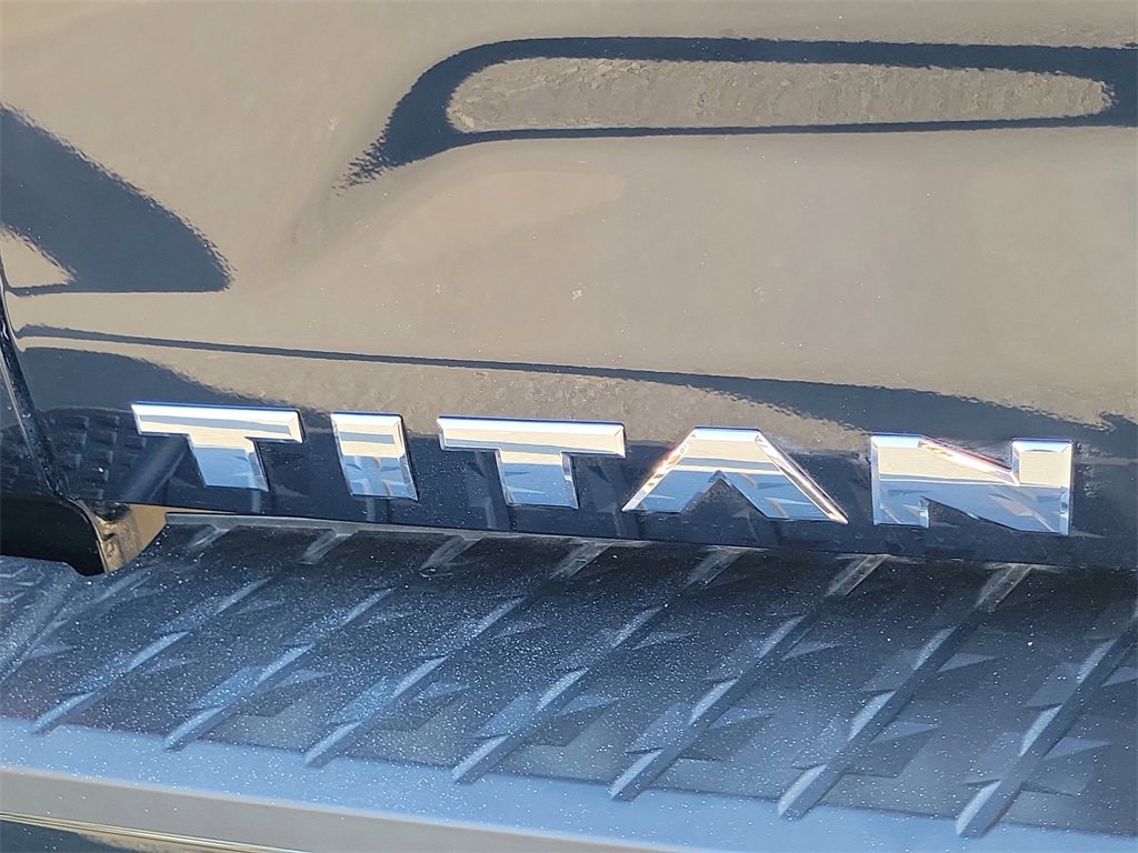 Used 2023 Nissan Titan SV image 23