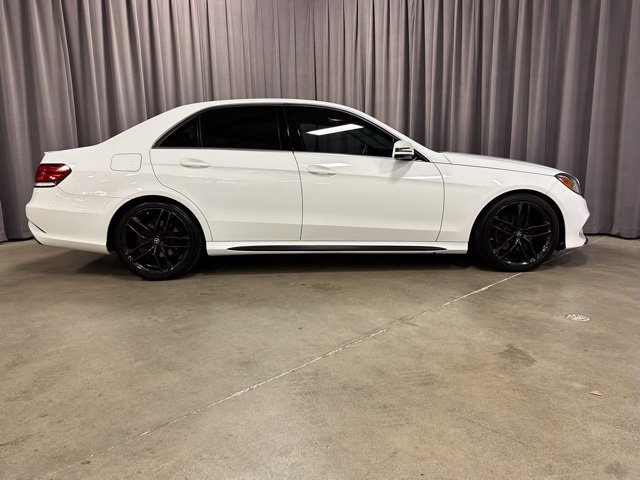 Used 2014 Mercedes-Benz E 250 BlueTEC 4MATIC Sedan image 4