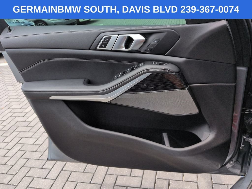 Used 2025 BMW X5 xDrive40i w/ M Sport Package AWD/4WD image 30
