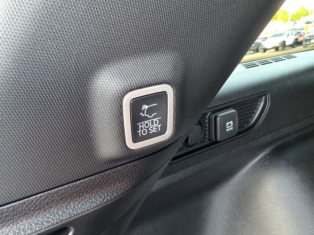 New 2025 Jeep Grand Cherokee Altitude AWD/4WD image 24