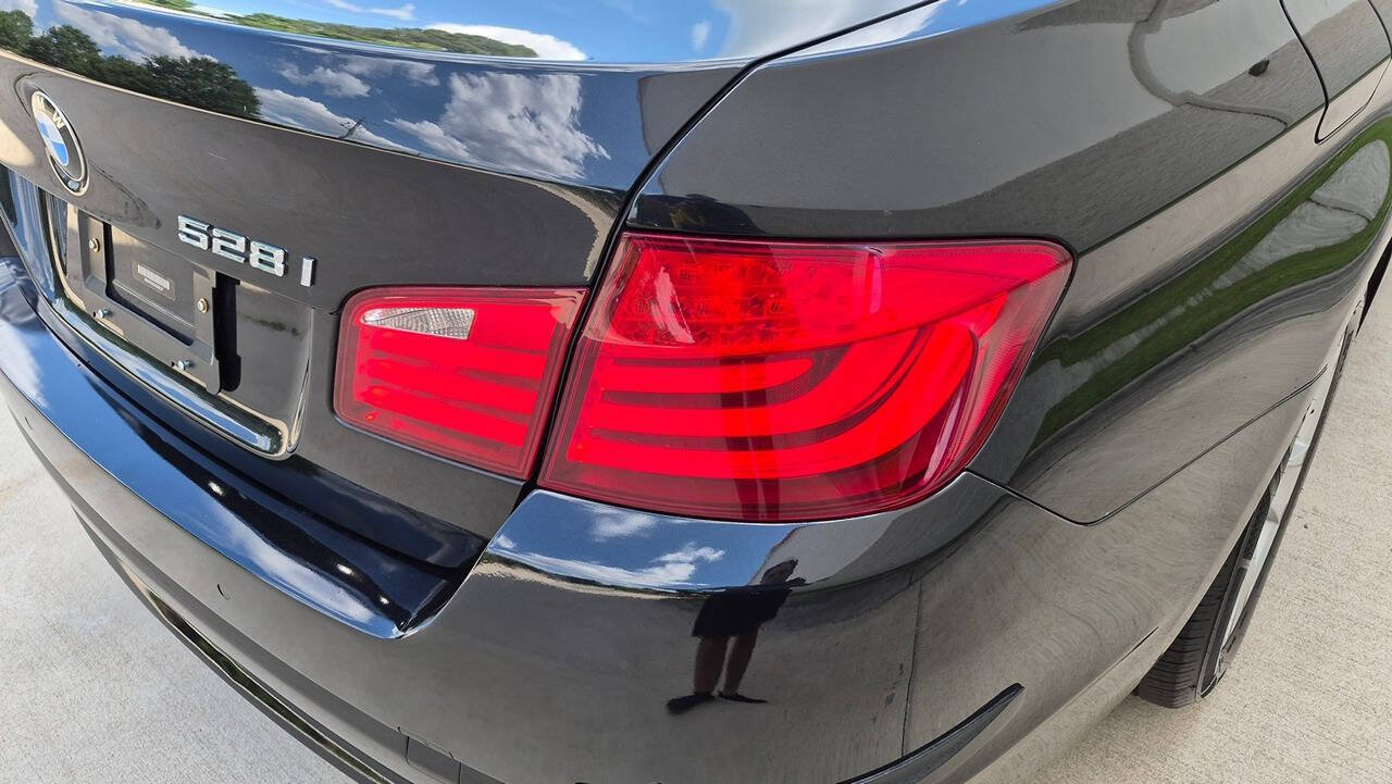 Used 2012 BMW 528i xDrive Sedan AWD/4WD image 27