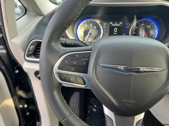 Used 2023 Chrysler Voyager LX FWD image 18