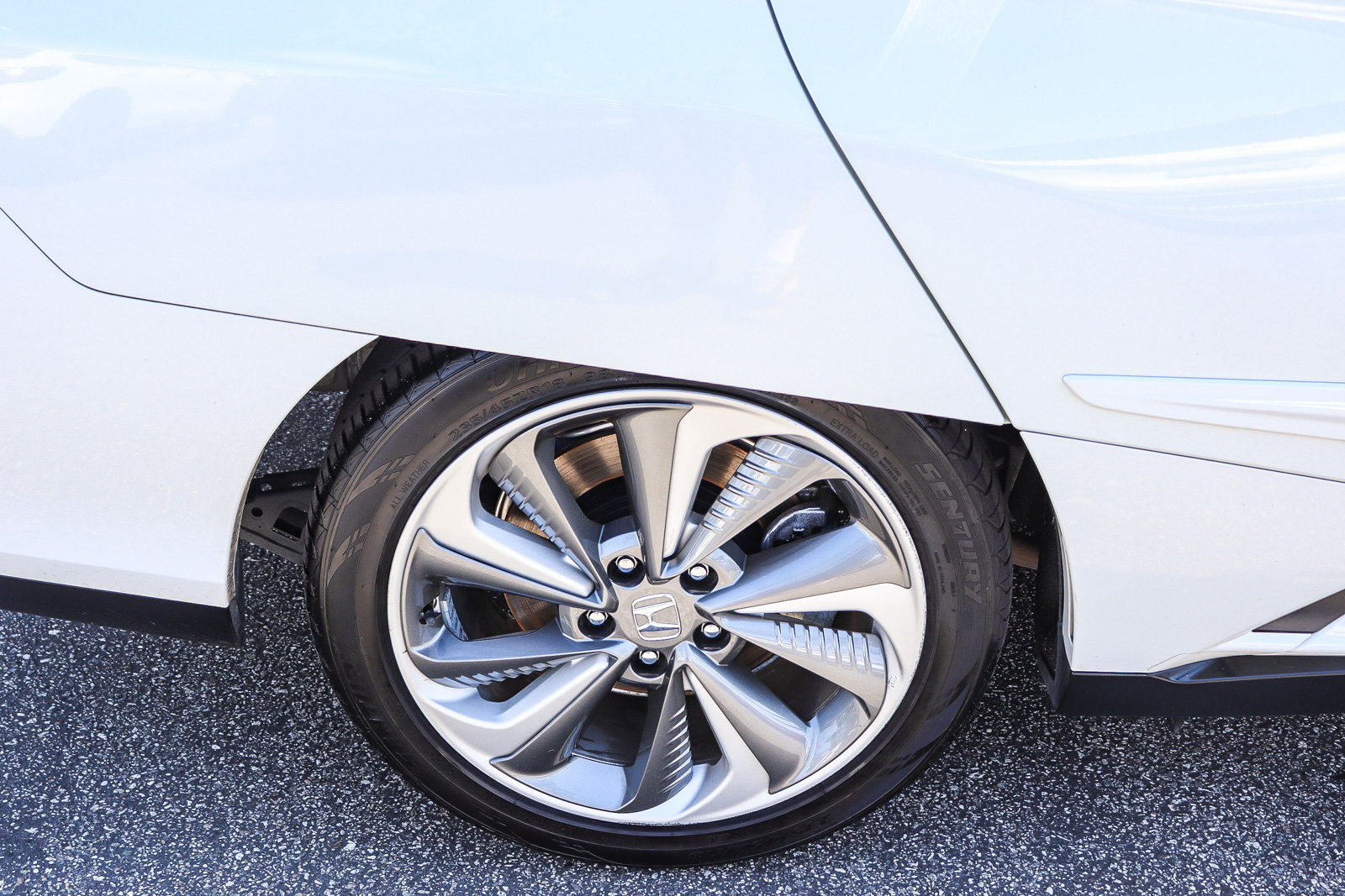 Certified 2019 Honda Clarity Plug-In Hybrid image 8