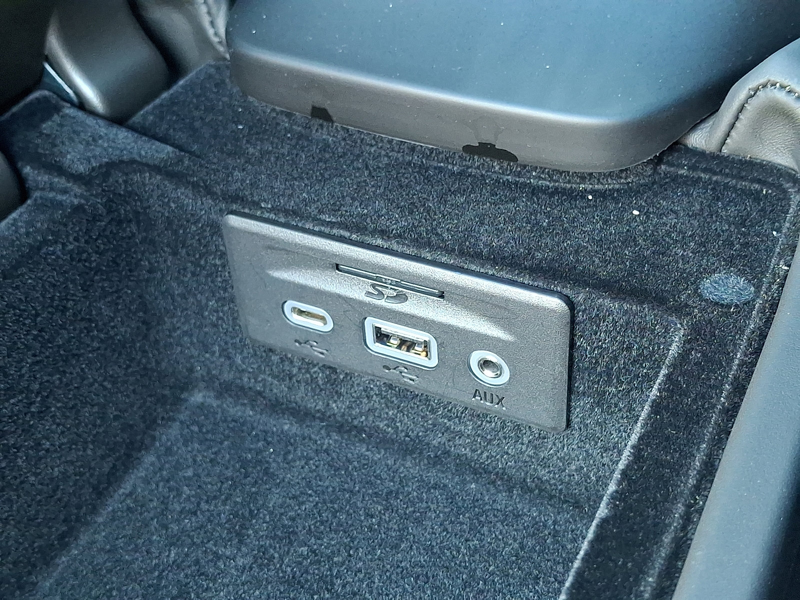 Used 2021 Chevrolet Corvette Stingray Premium Cpe w/ Z51 Performance Package image 26