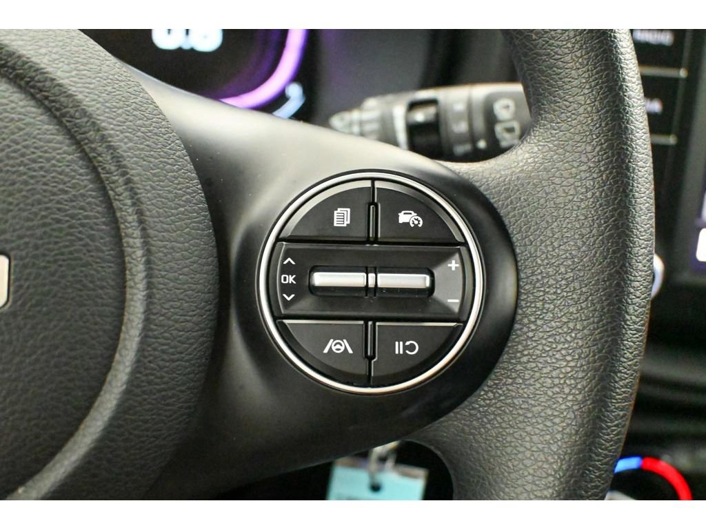 Used 2025 Kia Soul LX image 35