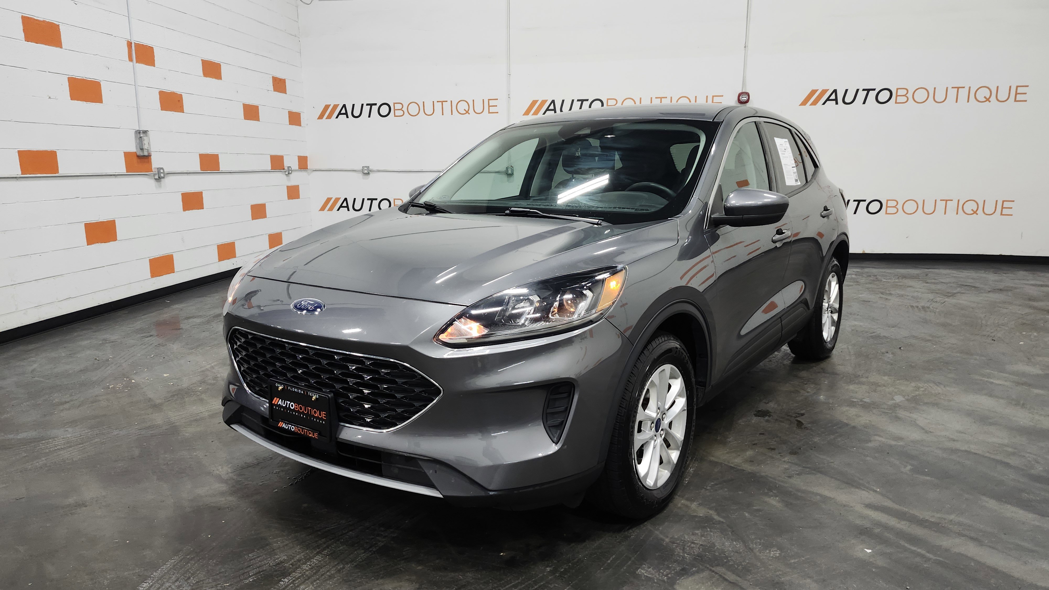 Used 2021 Ford Escape SE image 4