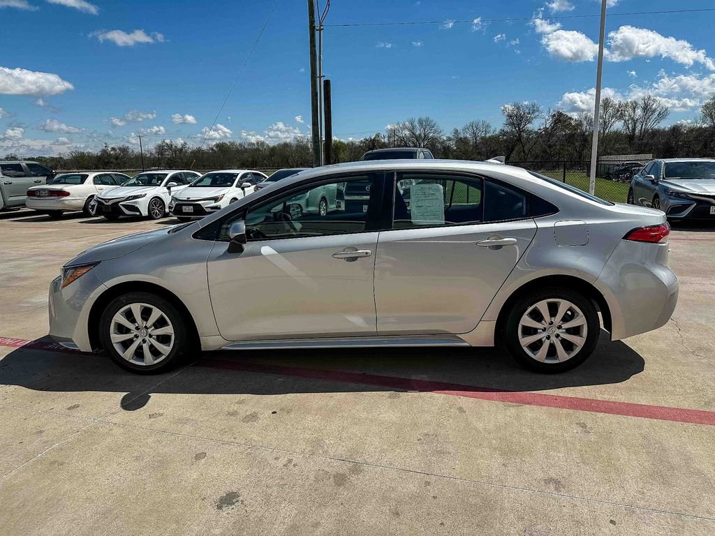 Used 2024 Toyota Corolla LE image 6