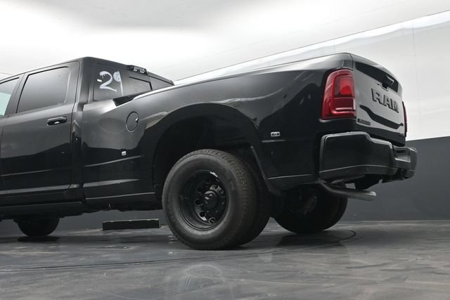 New 2026 RAM 3500 Laramie AWD/4WD image 49