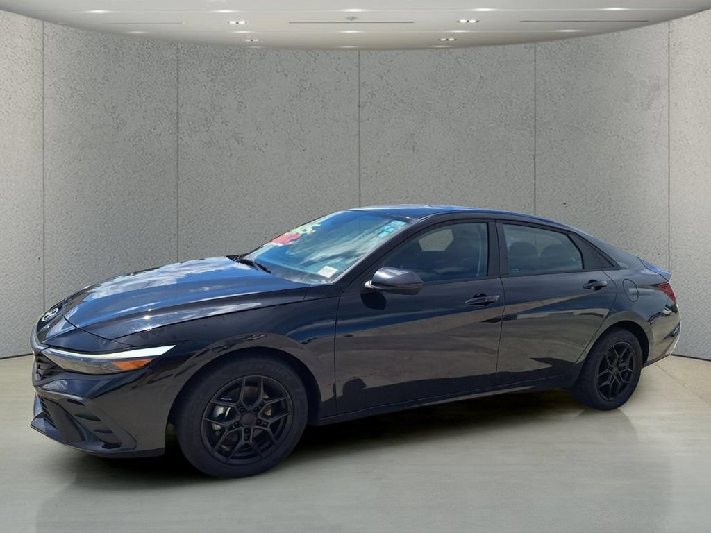 Used 2024 Hyundai Elantra Blue FWD image 9