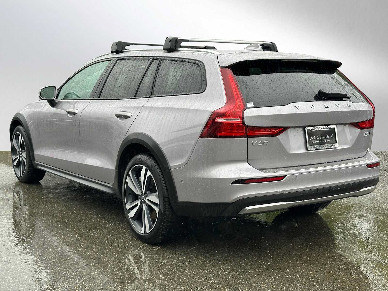 Used 2026 Volvo V60 B5 Cross Country Plus w/ Climate Package AWD/4WD image 5