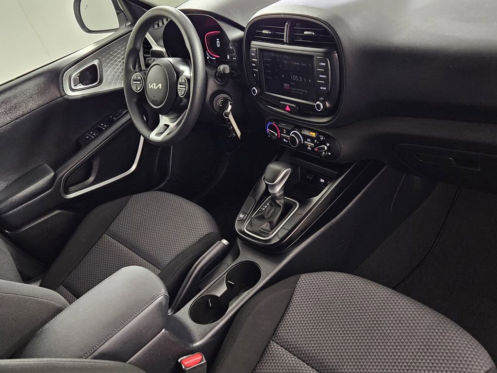 Used 2025 Kia Soul LX w/ LX Technology Package image 28