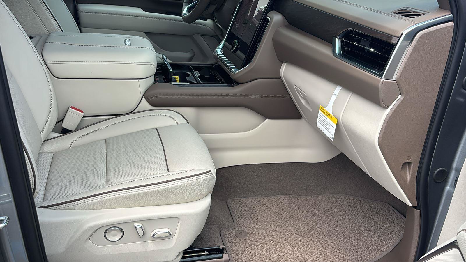 New 2026 GMC Yukon XL Denali RWD image 24