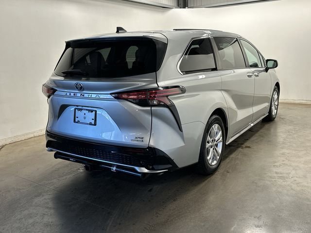 Used 2021 Toyota Sienna XSE image 36