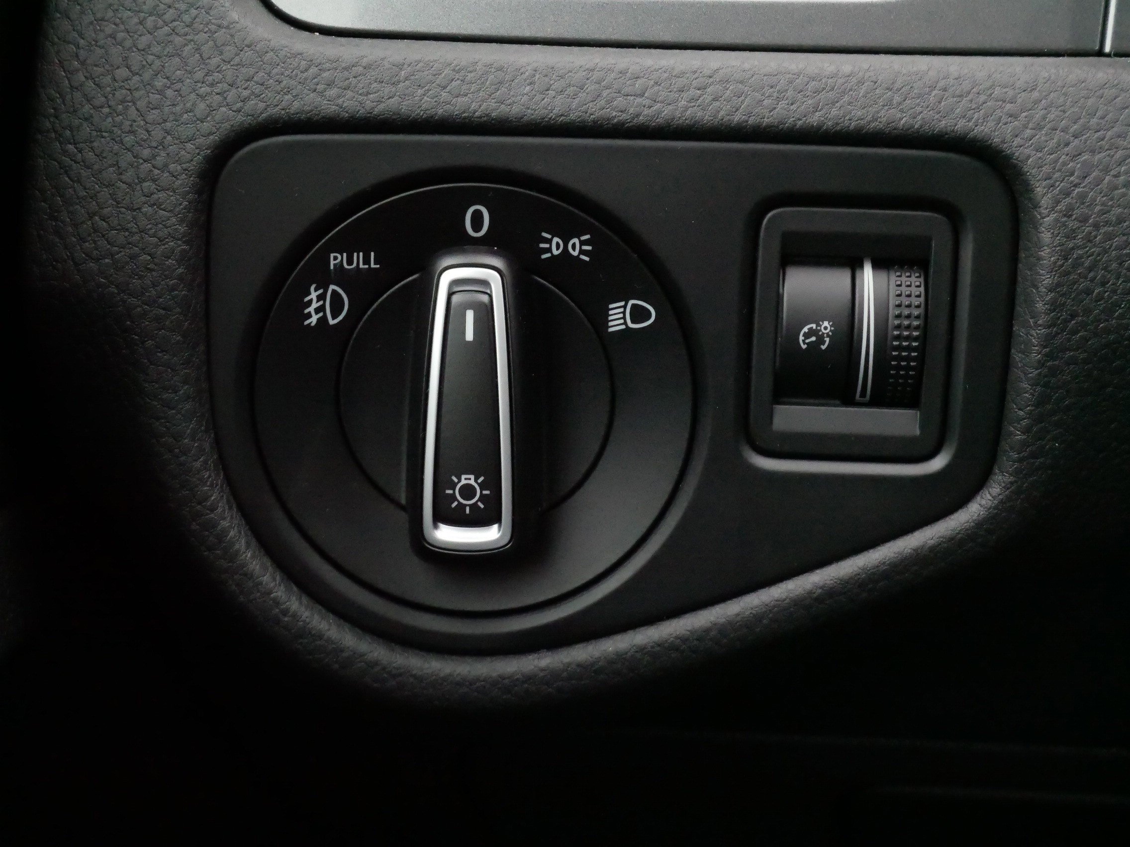 Used 2017 Volkswagen Golf Alltrack S image 26