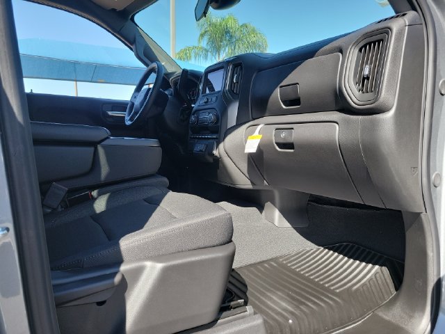 New 2026 Chevrolet Silverado 1500 Custom w/ LPO, Dark Essentials Package RWD image 17