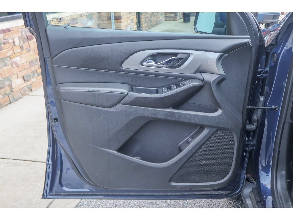 Used 2023 Chevrolet Traverse LT AWD/4WD image 11