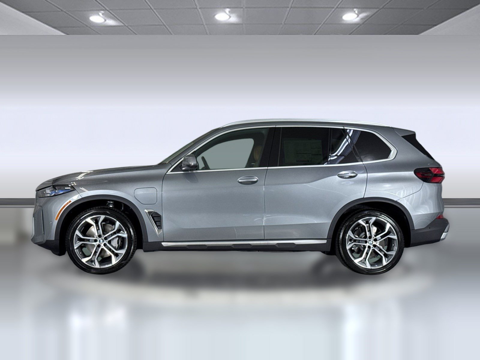 New 2026 BMW X5 xDrive50e AWD/4WD image 2