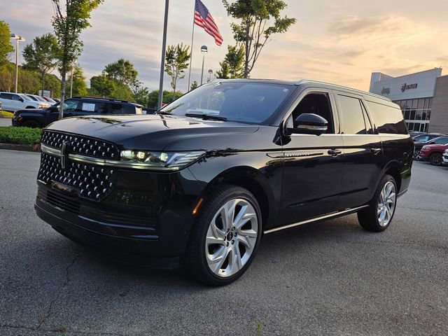 Used 2025 Lincoln Navigator L Black Label AWD/4WD image 4