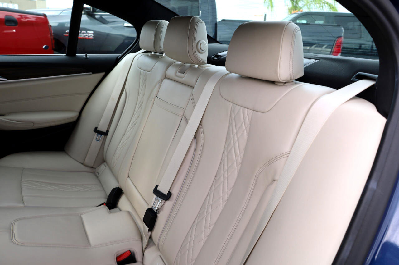 Used 2021 BMW 540i 540i Sedan w/ Luxury Seating Package image 12