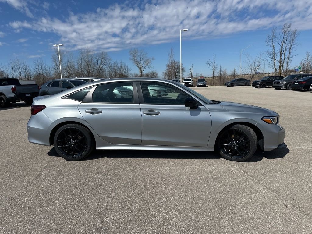 Used 2025 Honda Civic Sport image 11