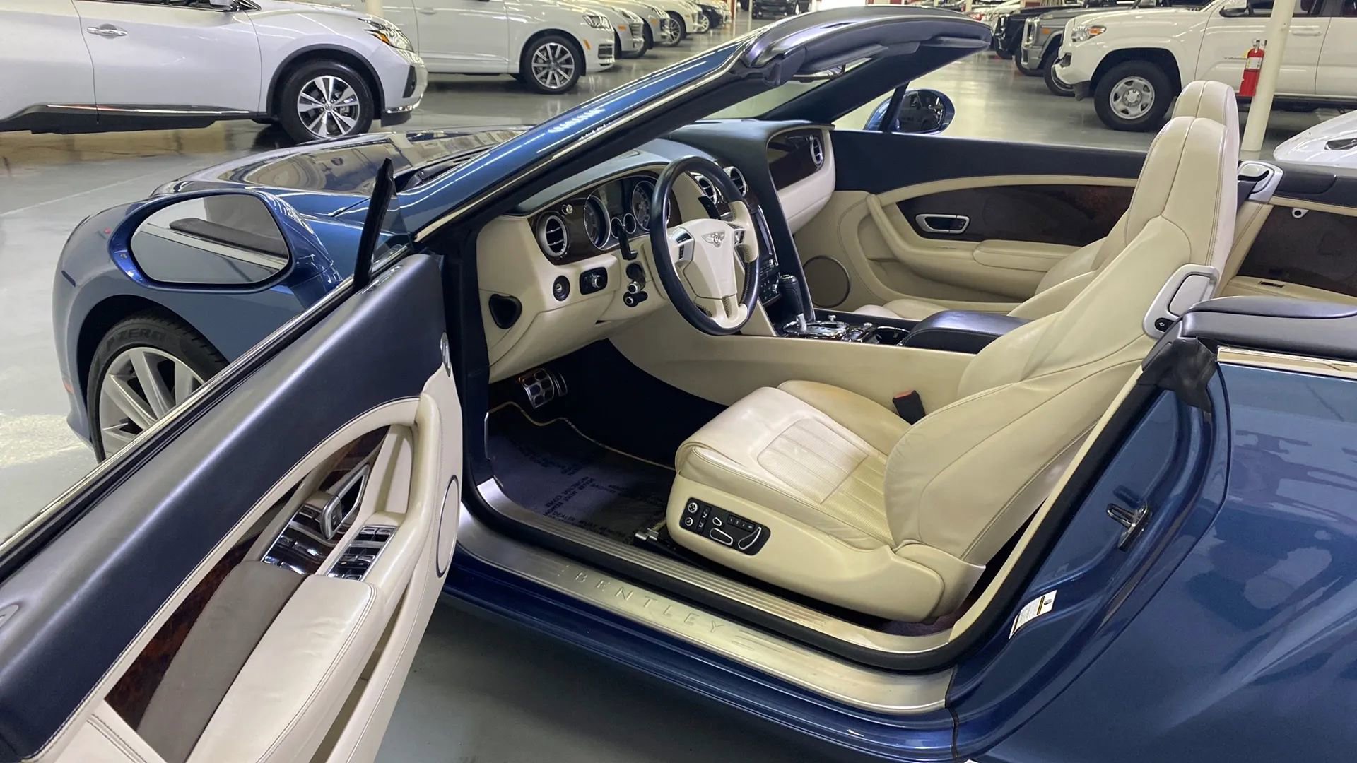 Used 2014 Bentley Continental GT image 21