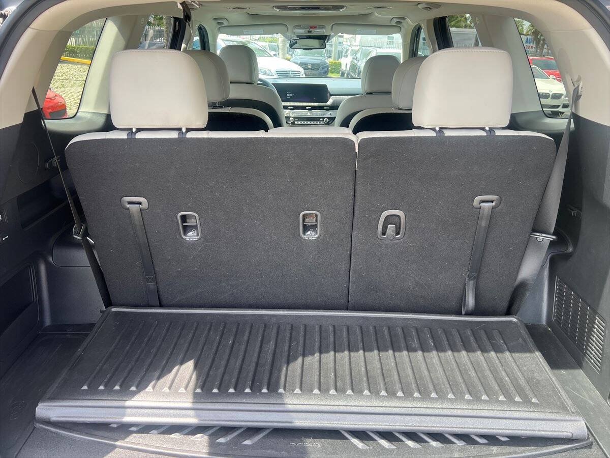 Used 2023 Kia Telluride EX w/ EX Captain's Chair Package FWD image 17