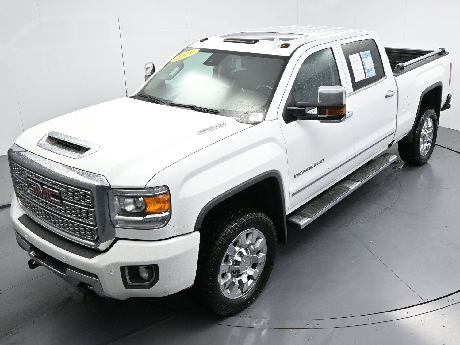 Used 2019 GMC Sierra 2500 Denali w/ Duramax Plus Package AWD/4WD image 38