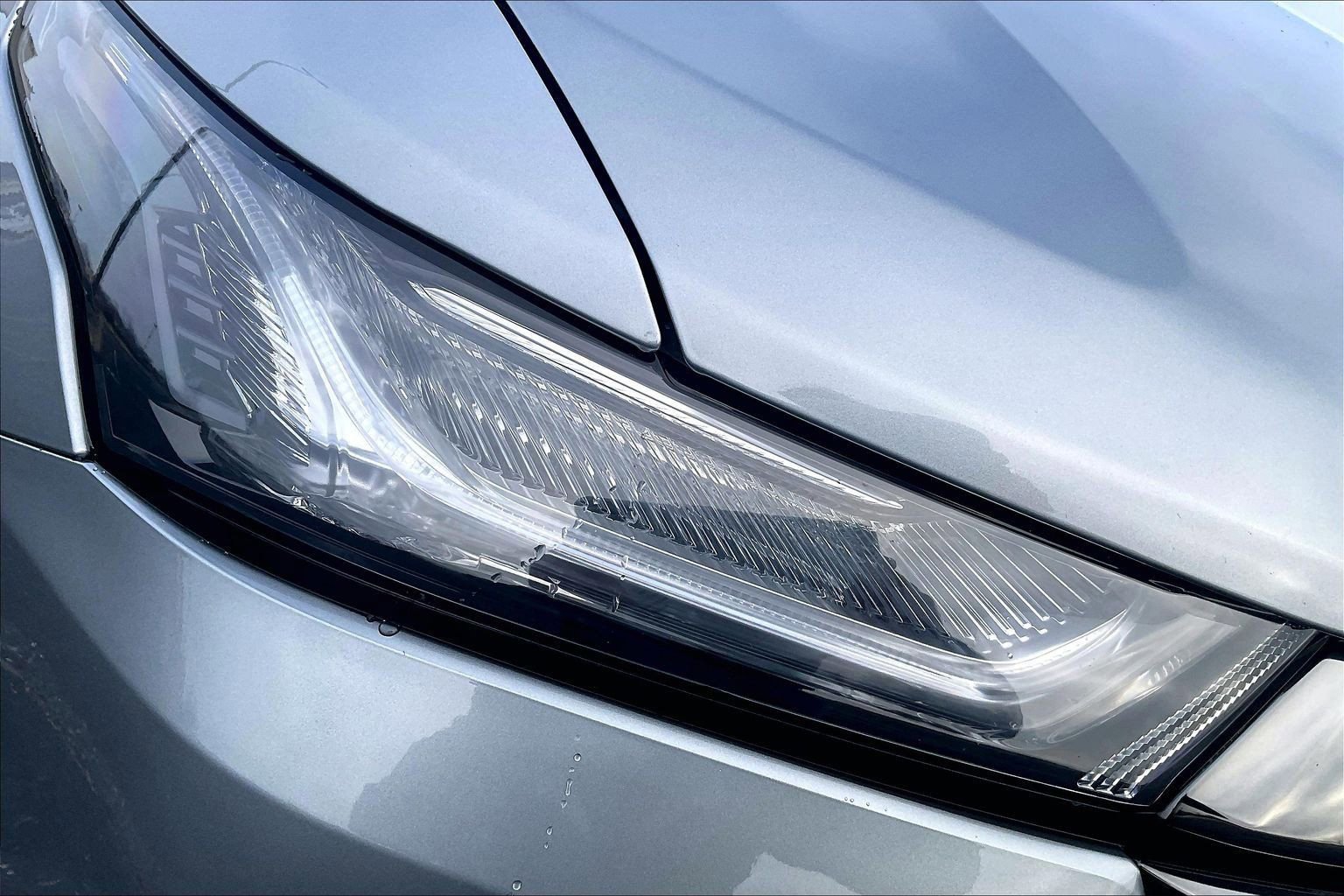 Used 2024 Chevrolet Traverse Premier w/ Redline Edition image 24