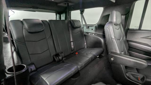 Used 2017 Cadillac Escalade ESV Platinum AWD/4WD image 18