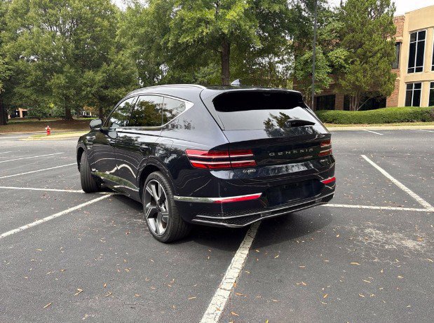 Used 2025 Genesis GV80 3.5T Prestige AWD/4WD image 2