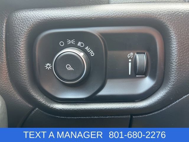 Used 2024 RAM 3500 Tradesman w/ Chrome Appearance Group AWD/4WD image 25