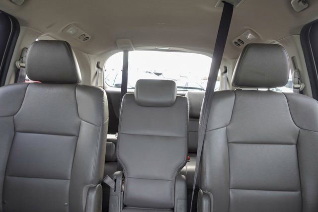 Used 2015 Honda Odyssey Touring image 16