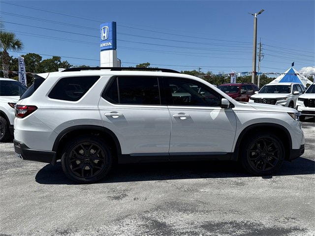 New 2025 Honda Pilot Touring image 4