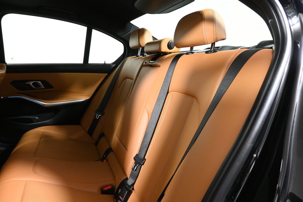 Certified 2024 BMW 330i xDrive Sedan w/ Convenience Package image 4