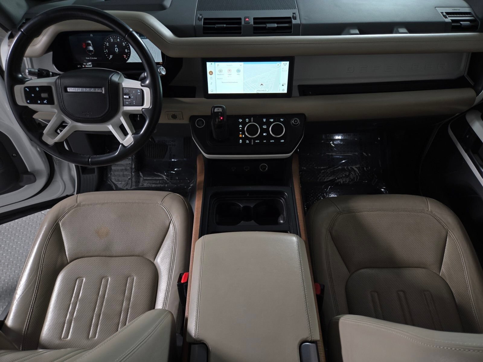 Used 2020 Land Rover Defender 110 HSE AWD/4WD image 4
